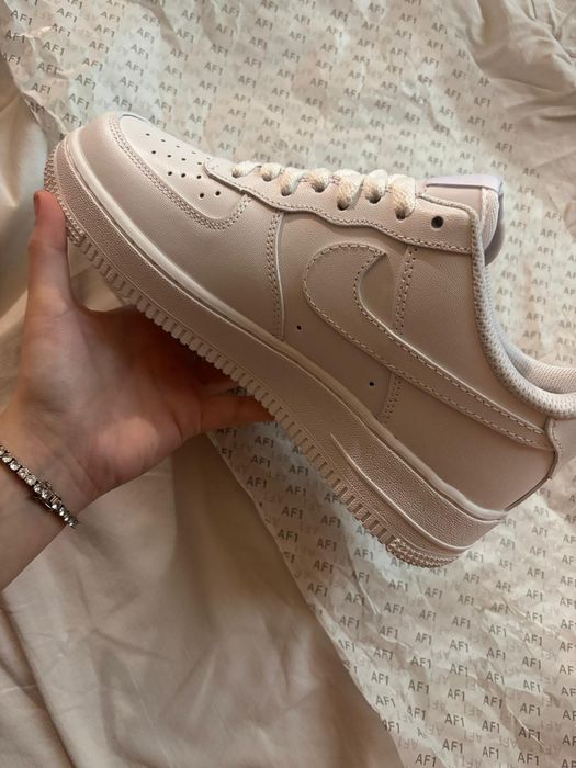 Vând af1 noi nepurtati