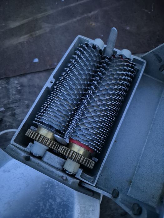 Masina tocat carne cu ințepătură