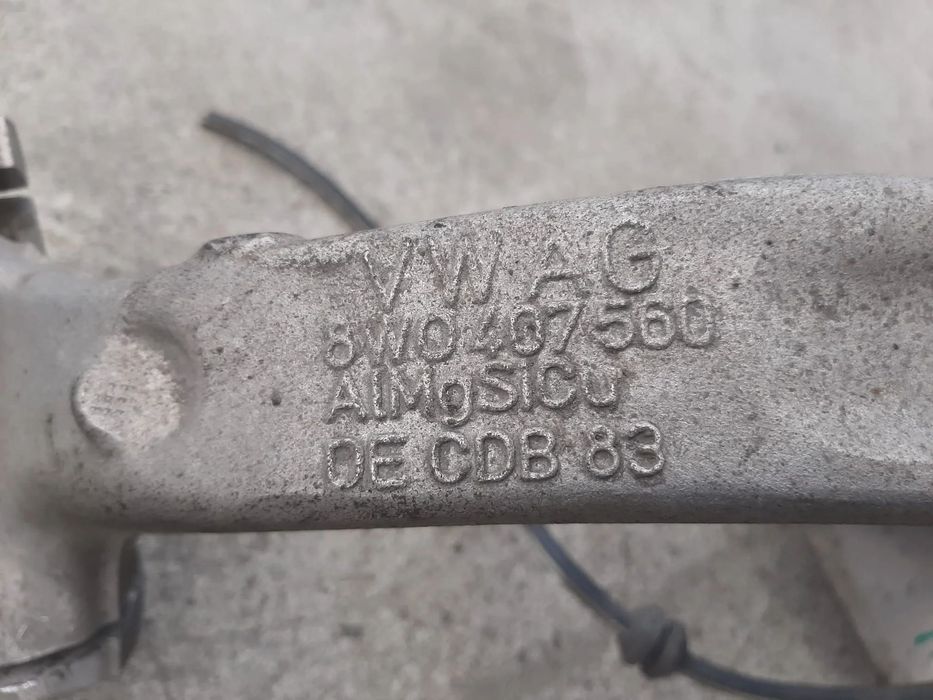 fuzeta dreapta fata 2.0 tdi deu audi a4 b9 8w 2018 8w0407560   8w0615312e