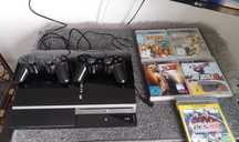 Consolă Sony PS3 modată două controlere plus jocurii