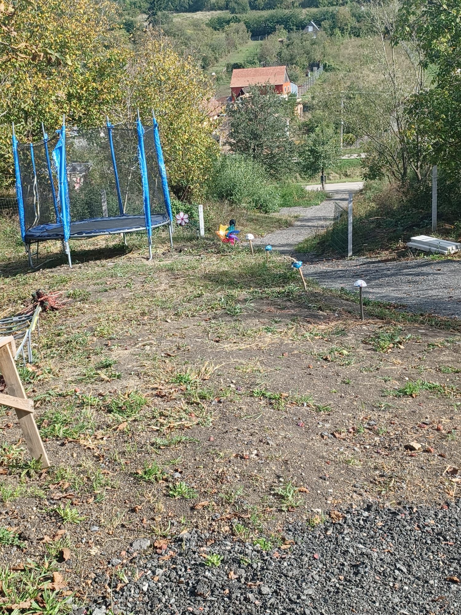 Vând teren (loc de relaxare cu căsuța) 3,5 euro metru patrat