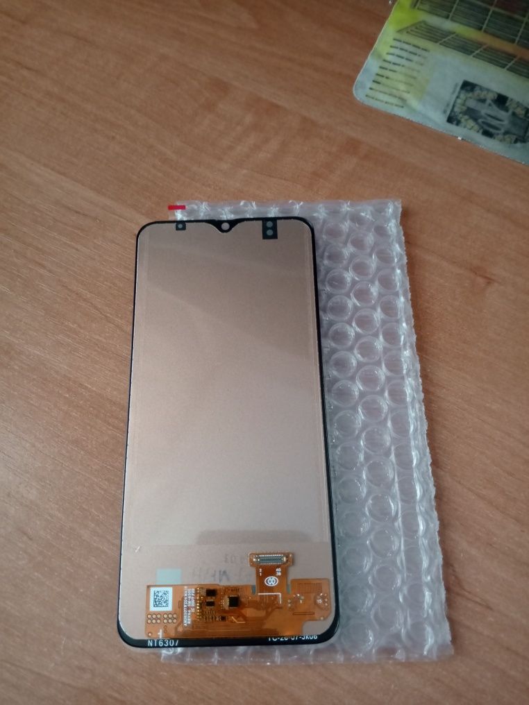 Продам дисплей экран на А50