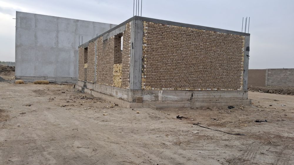 Нотурар бино сотилади.