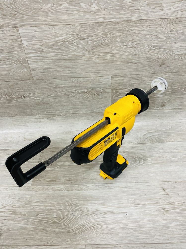 Dewalt DCE580 2023