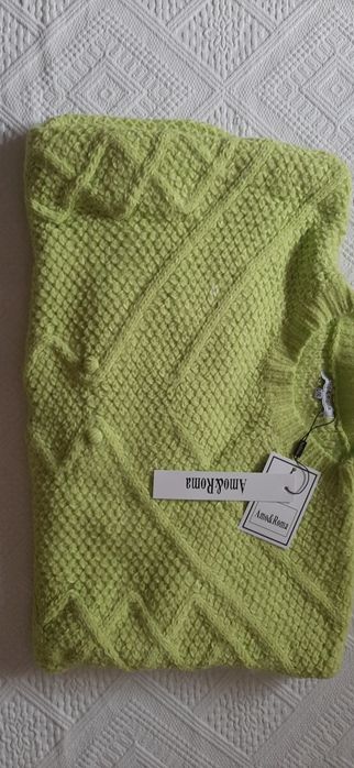 Pulover nou cu eticheta marimea L/XL model over size