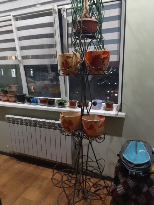 Цветочная подставка