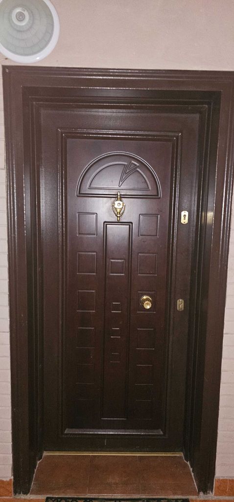 Продава се Двустаен апартамент в Перник, Изток - 68 кв.м за 1050 €/кв.м - Снимка #16
