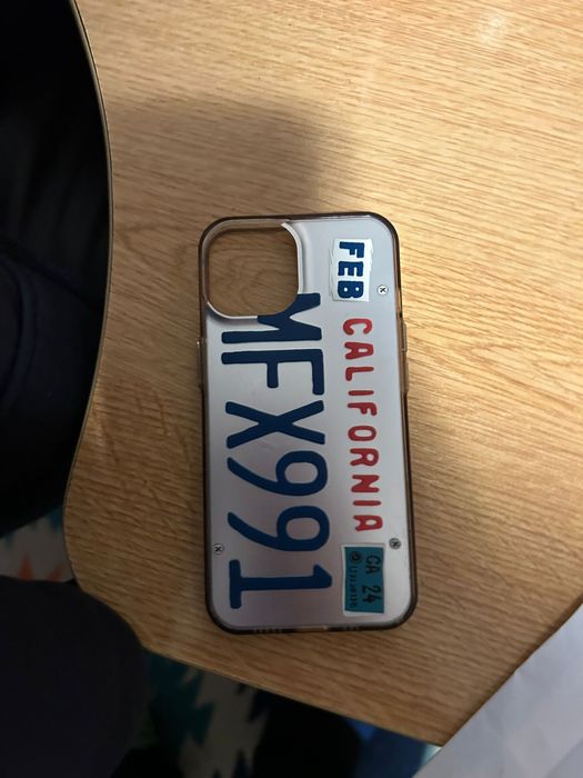 Vand husa iphone 13 PRET NEGOCIABIL