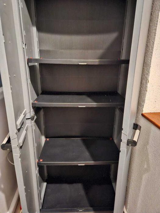 Dulap depozitare 2 usi, 3 rafturi