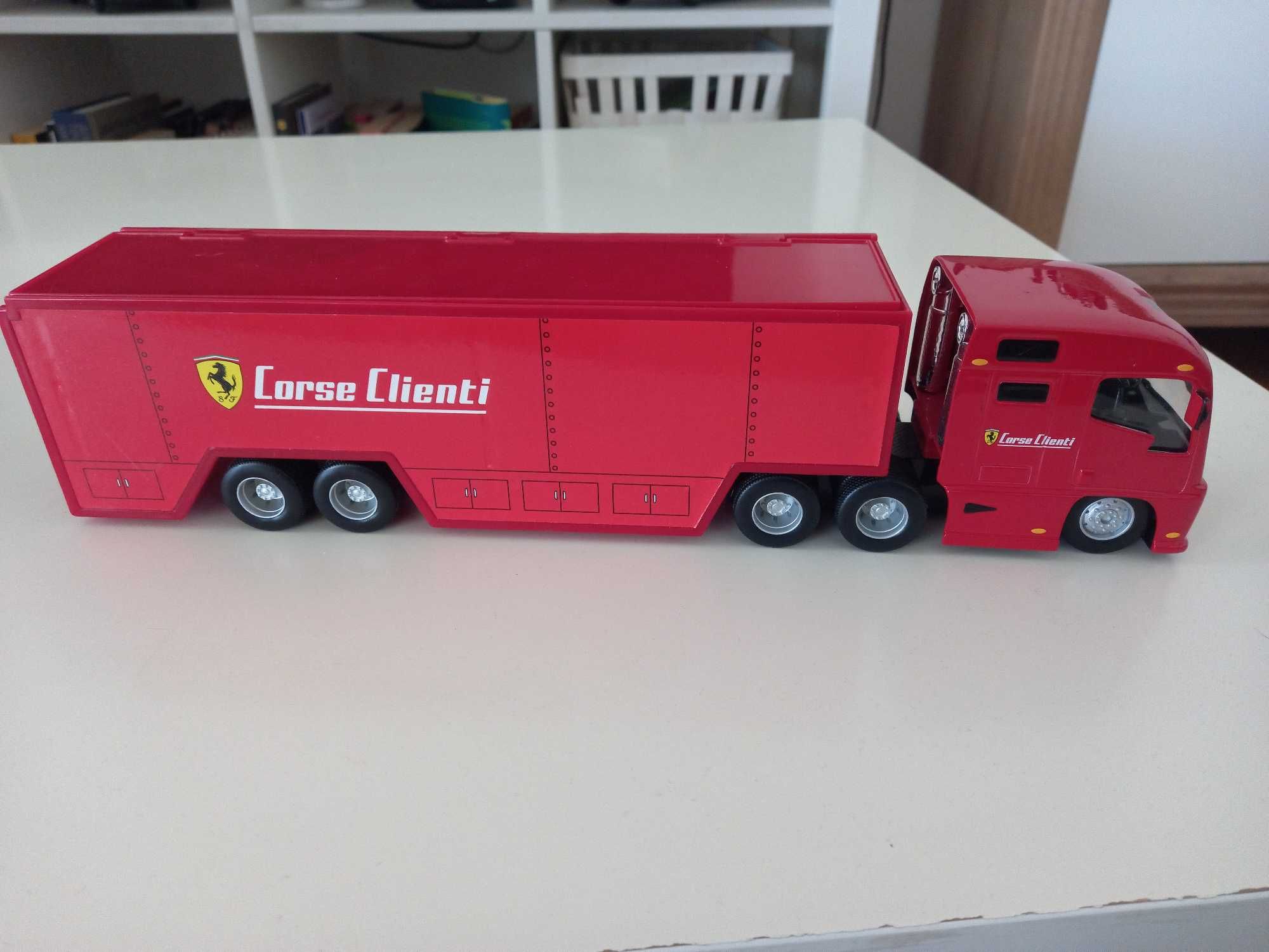 Големи мотори, пластмасови и на Polistil. Камион FERRARI на Burago.