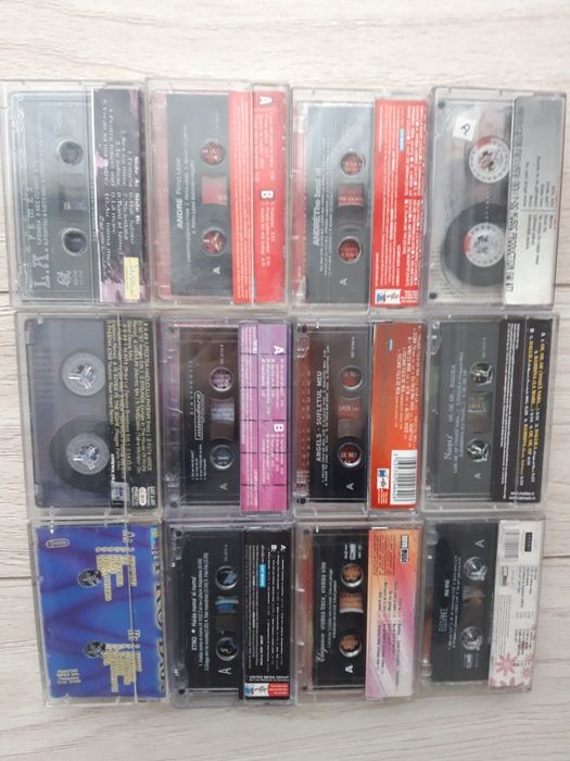 Casete audio cu muzică romaneasca anii 2000