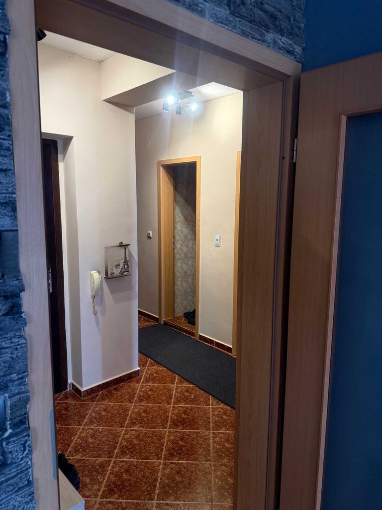 Дава се под наем Тристаен апартамент в София, Център - 120 кв.м за 700 € - Снимка #6