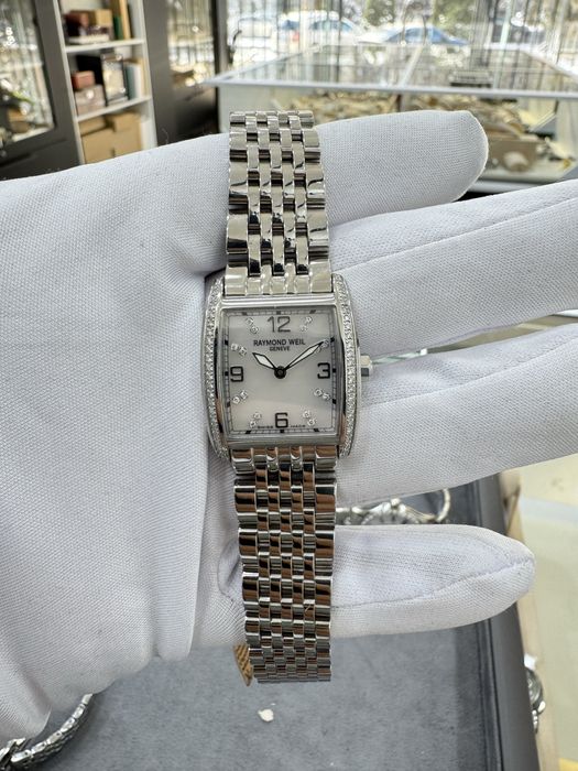 Женские Часы Frederique Constant С бриллиантами 0.5карат