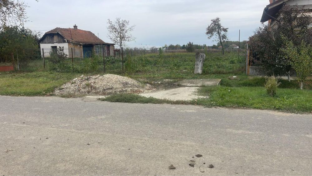 Teren intravilan 3200 mp, Oar, front 16,8 m; utilitati la poarta