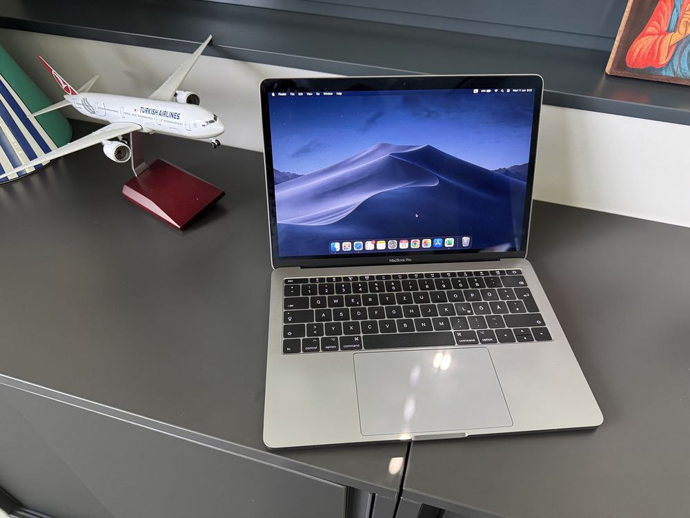 Apple Macbook Pro 13.3 A1708 Retina