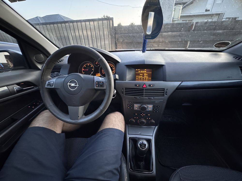 Opel astra H motor 1.9tdi 2004