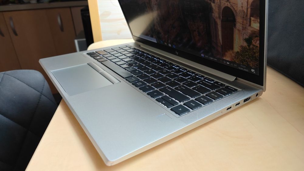 Laptop HP EliteBook 14_i5 1135G7--24GB DDR4--512GB SSD--Full Metal