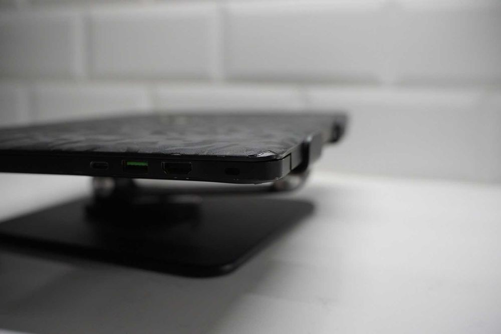 Razer Blade 14 (2016) i7-6700HQ, GTX 1060, 16GB RAM, 512GB SSD, QHD+