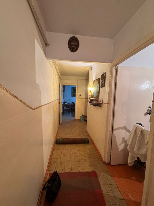 Продам трехкомнатную  квартиру