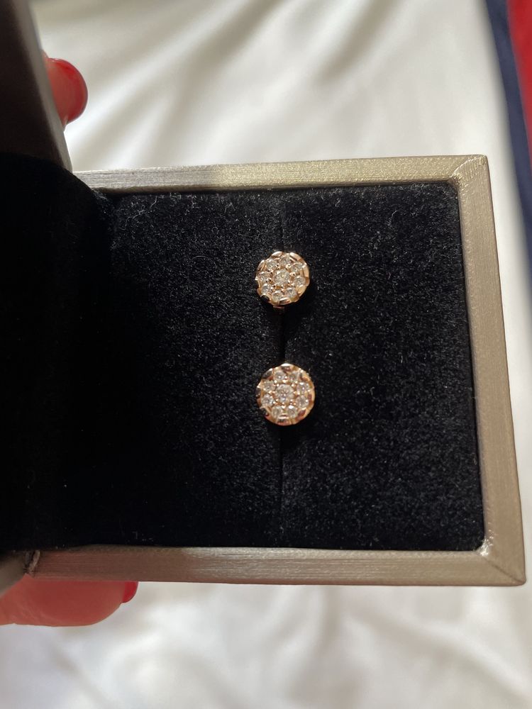Vand cercei din aur cu moissanite