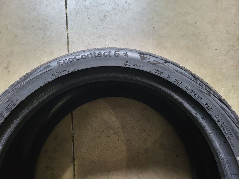 275/35/19//245/40/19 Continental