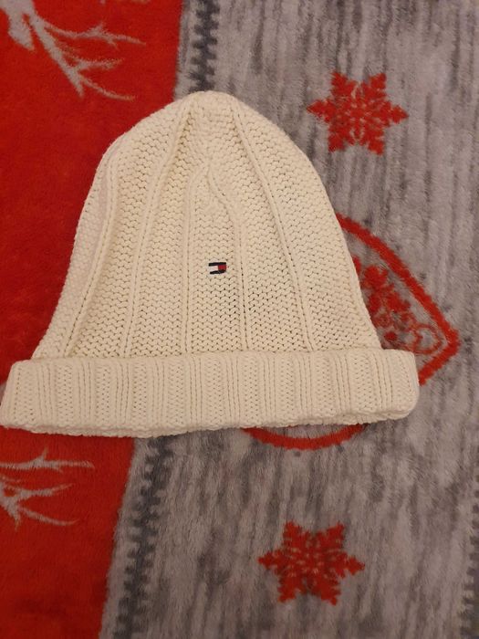 caciula tommy originala