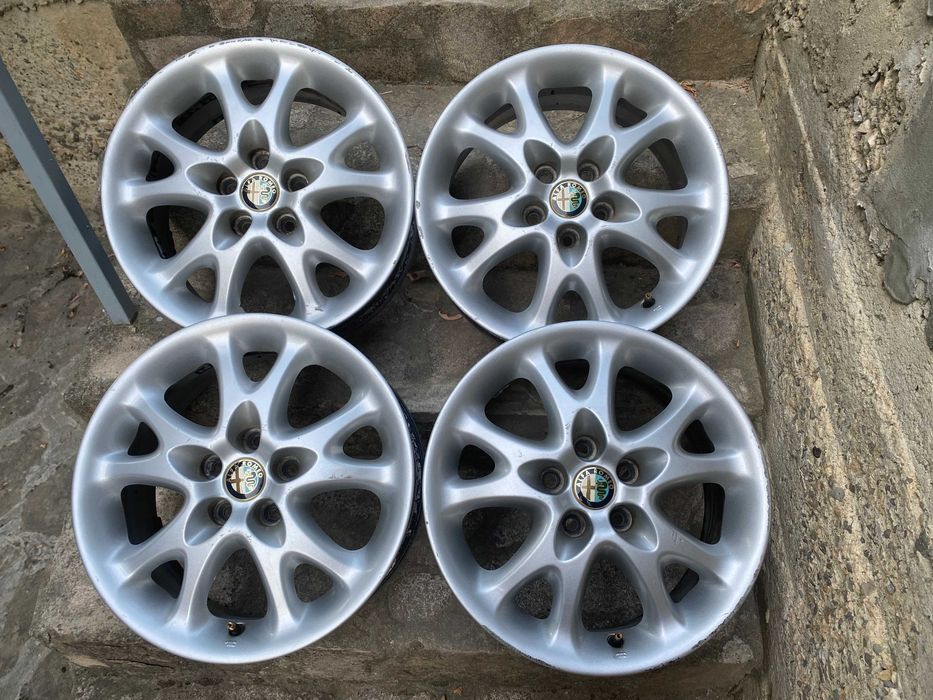Оригинални алуминиеви лети джанти 6½J x 15H2 за Alfa Romeo ДОГОВАРЯНЕ