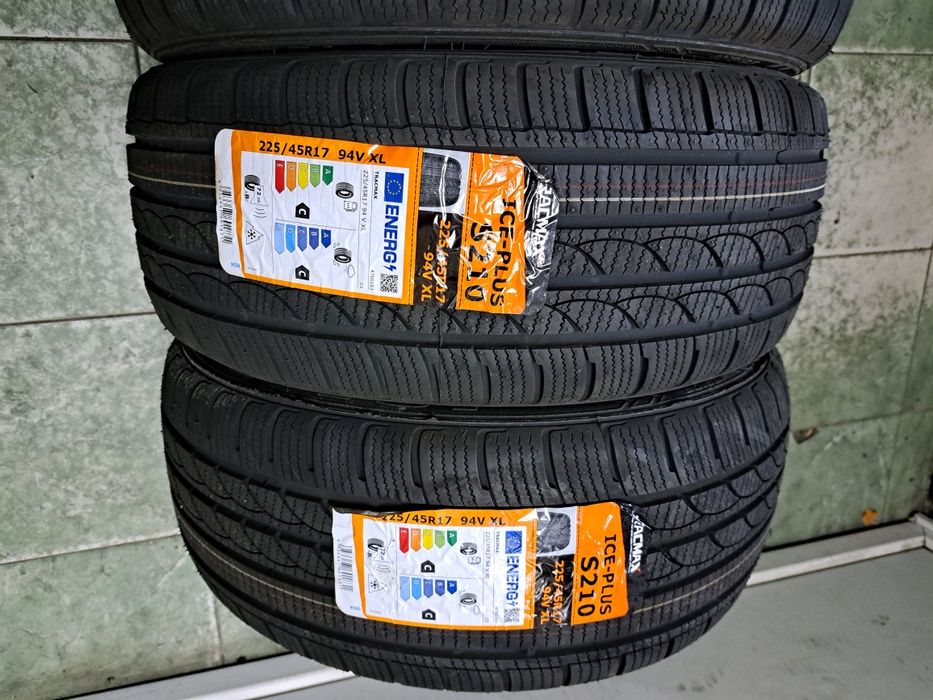 4 anvelope 225/45 R17 Tracmax de iarna , Noi - garanție!