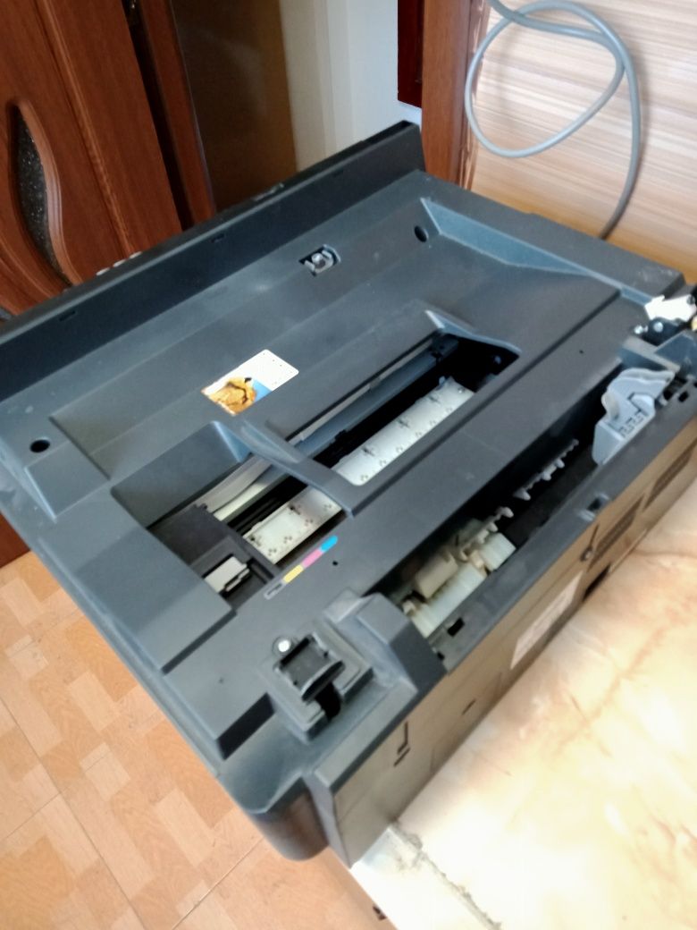 Imprimanta cu scaner multifunctionala Epson