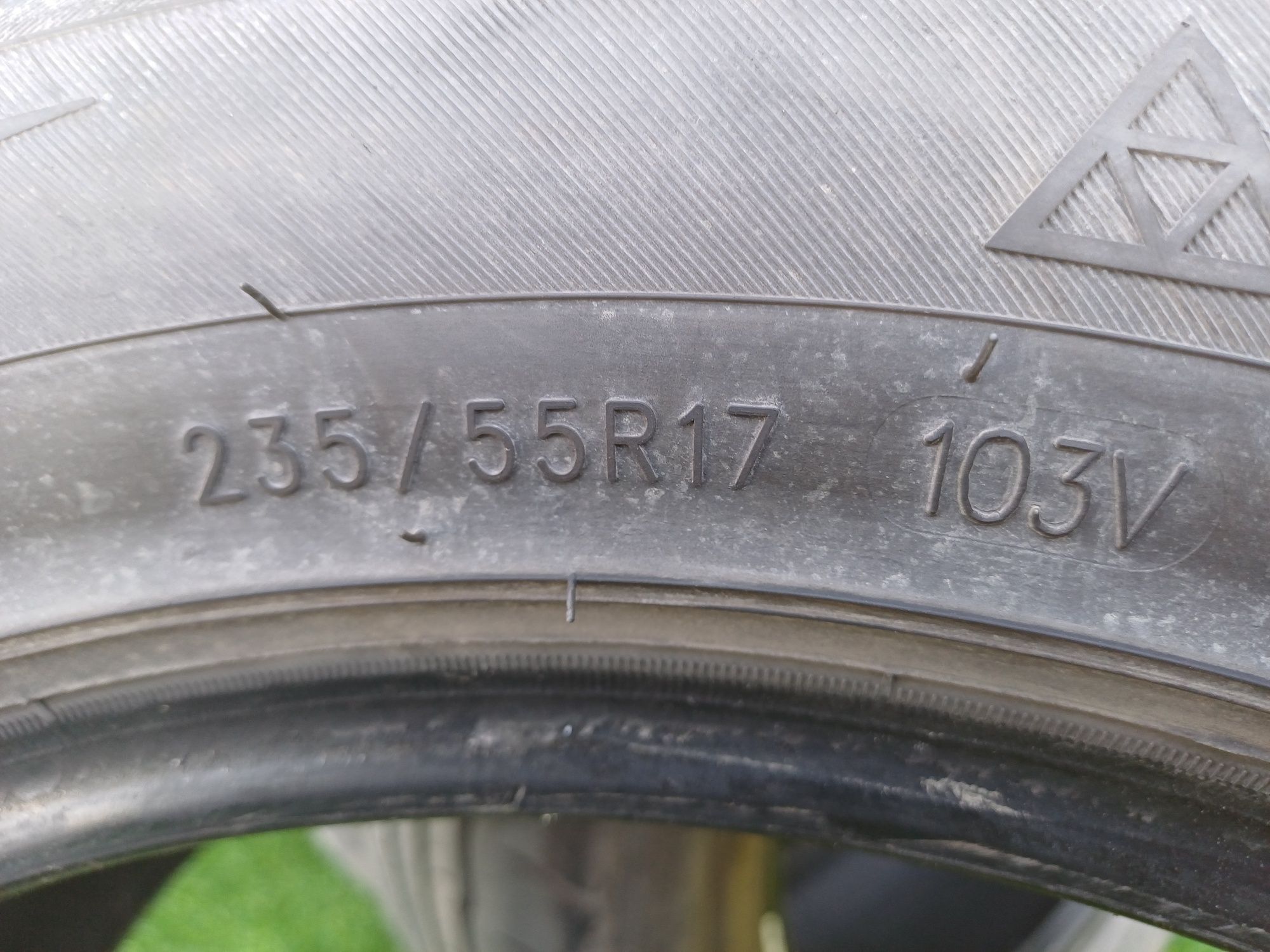 Шины 235/55 R17 Triangle комплект.