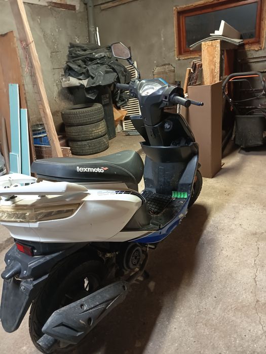 Scuter 49cc lexmoto