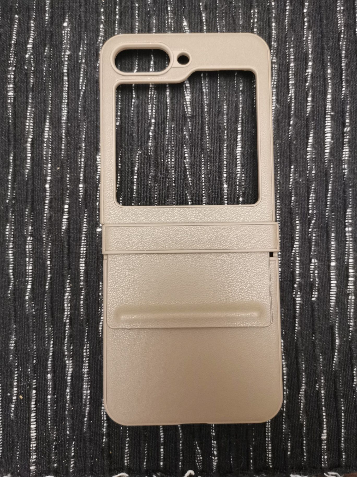 Case, кейс, капучино, чисто нов Z Flip5