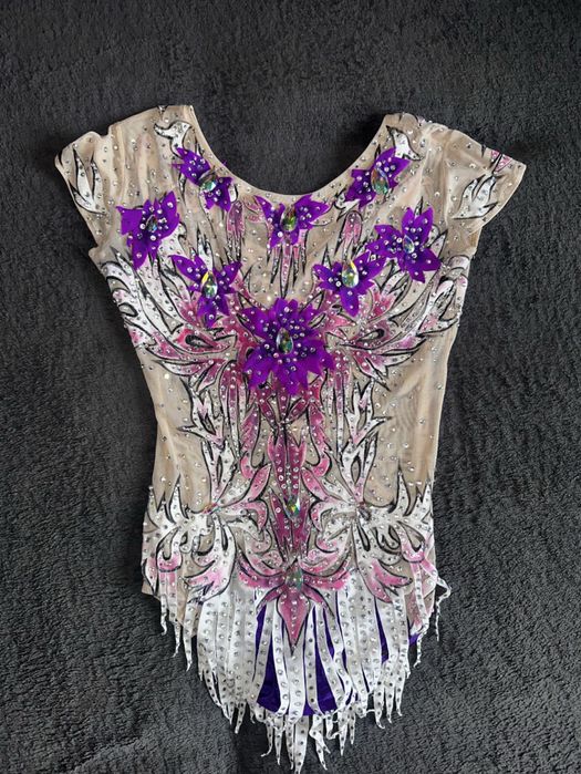 трико за художествена гимнастика