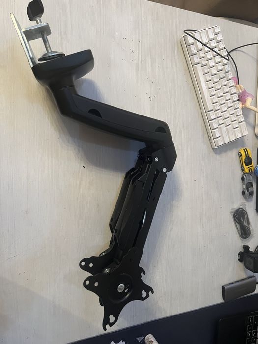 Кронштейн для мониторов