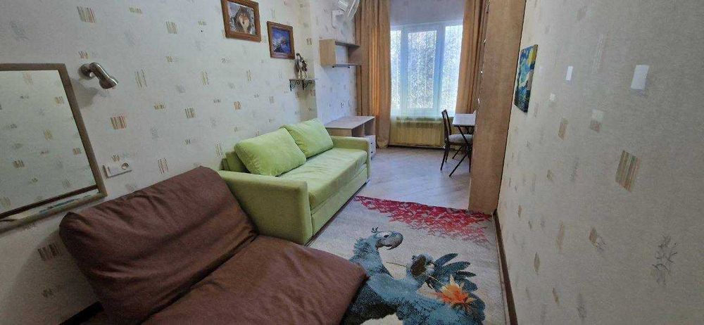 Продам свою 4-ком двухуровневую на ул. Бабура