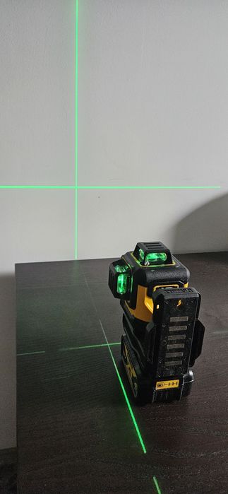 Laser dewalt 34031N-XJ (3×360° raza verde)