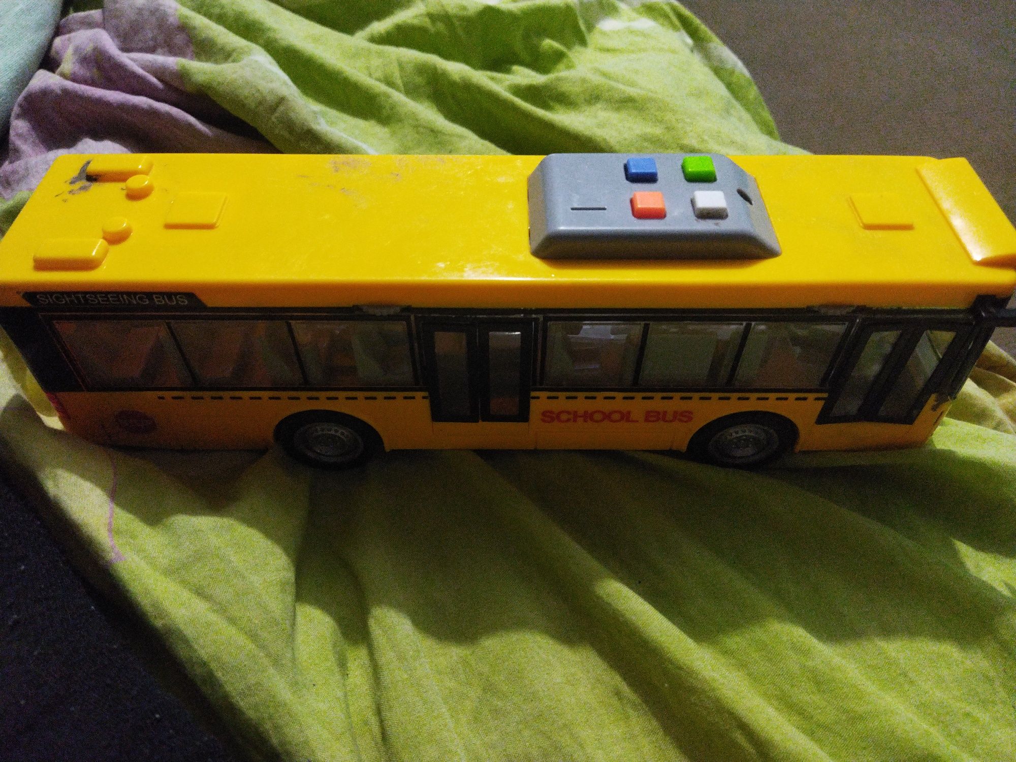 Продам игрушечный автобус для детей