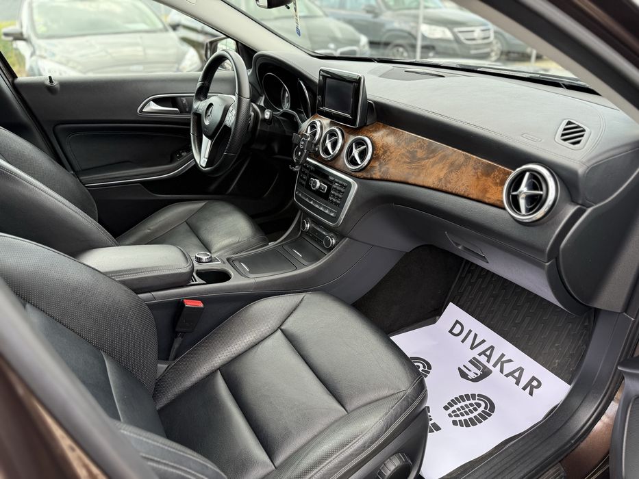 Mercedes GLA 4matic cu Garantie