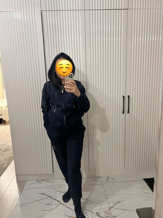 Спортивный костюм женский (на флисе) от бренда Tommy Hilfiger