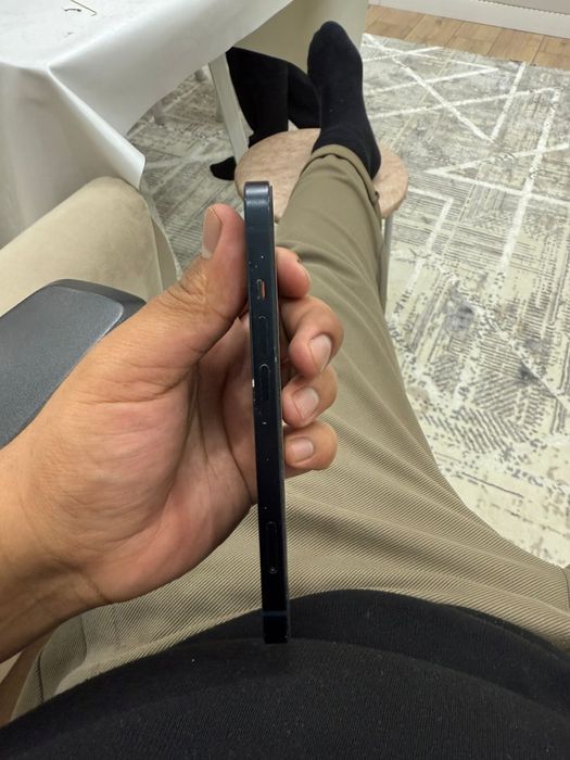 Продам 13 айфон