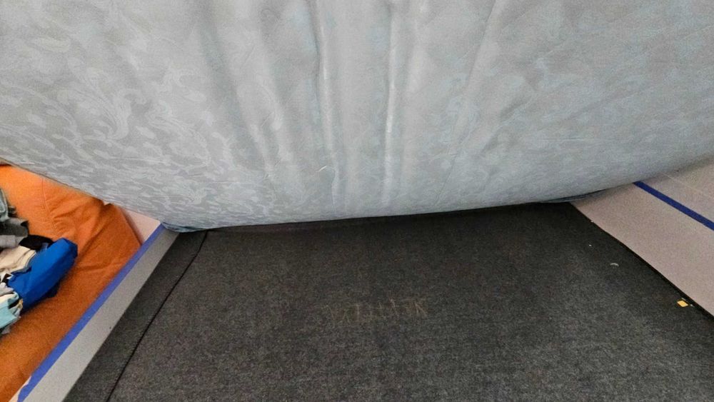 Pat cu sertare depozitare, saltea, lada depozitare, rafturi