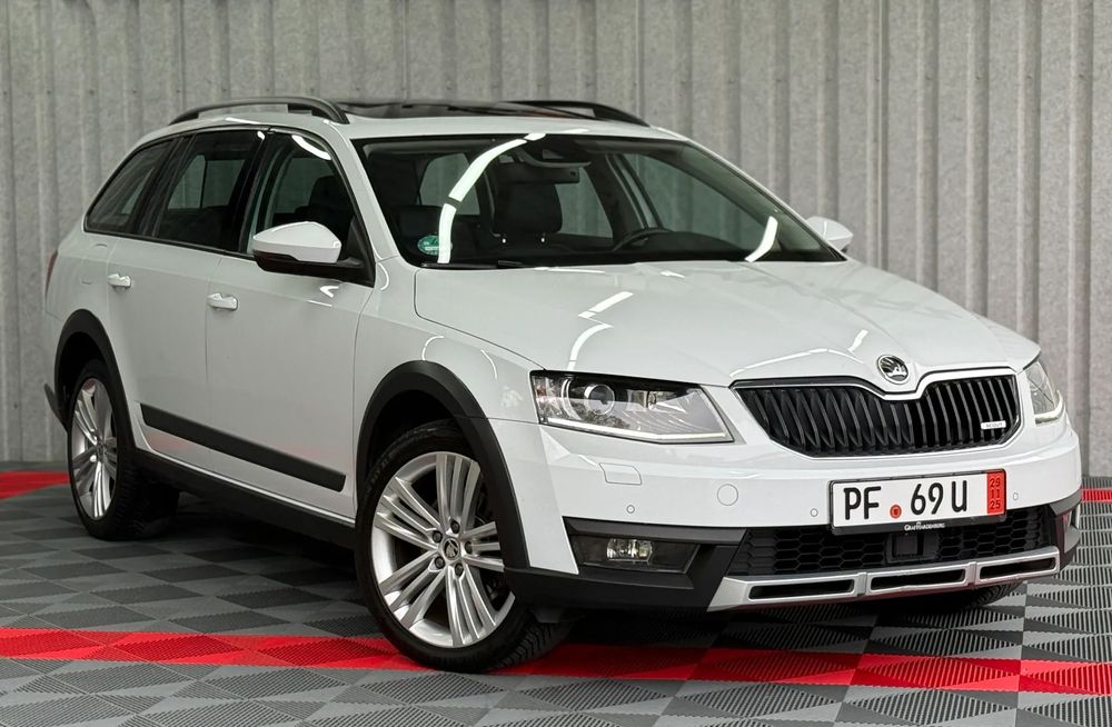 Skoda Octavia Scout 4×4 2016●DSG 184 Cai●Panoramic●ACC●Canton●ZOLL VALABIL
