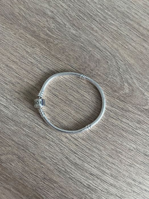 Твърда гривна за талисмани тип Пандора