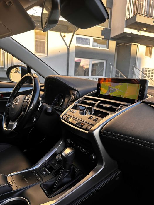 Lexus Seria NX 300h Business