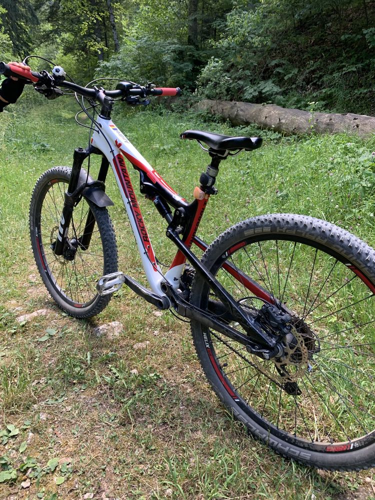 Bicicleta ful suspensie