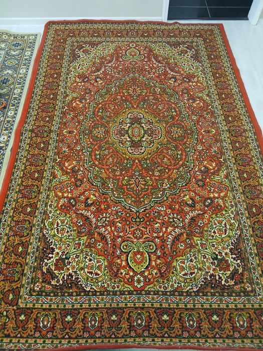 Ковер б/у в хорошем состоянии