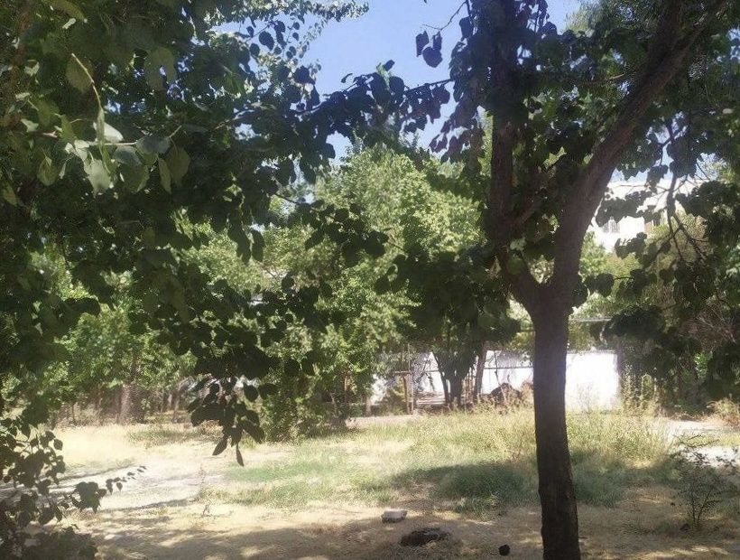 Яккасарайском районе Ракат махалла под бизнес земля продаётся 15соток