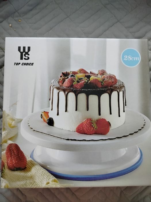 Вращающийся столик для торта