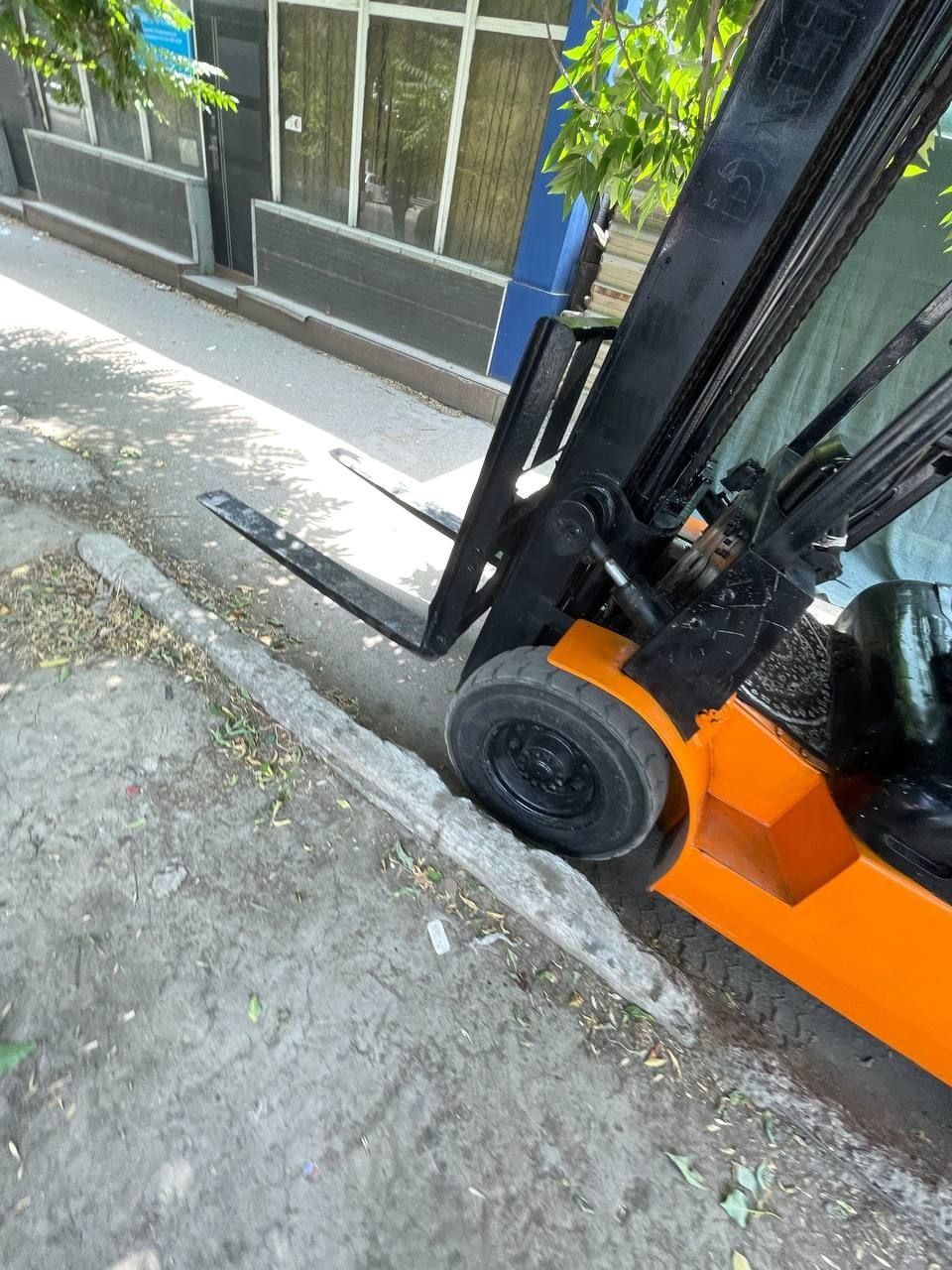 Авто кара 2000 йил 2 тонналик 3200$