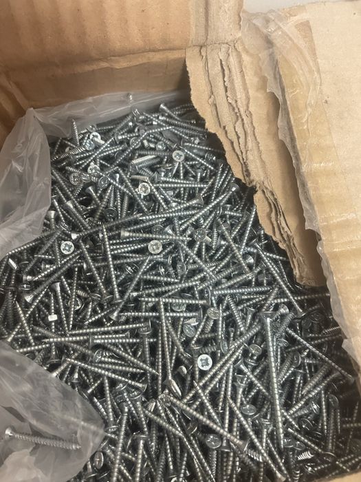 Suruburi autoforante si holsuruburi